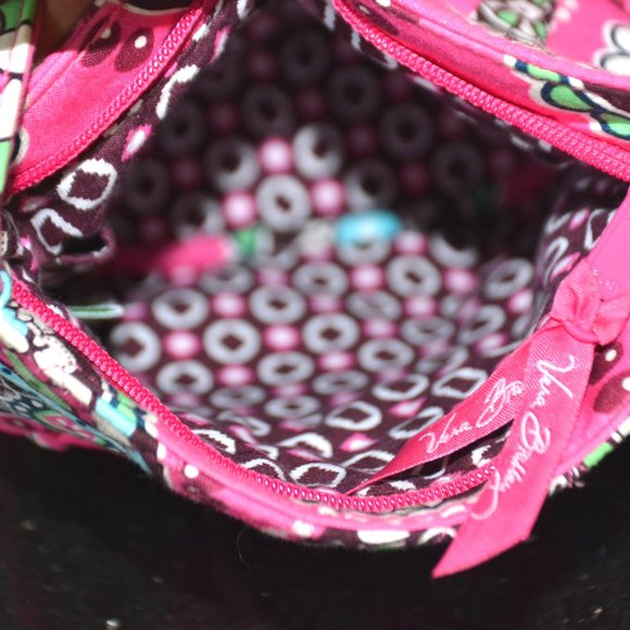 VERA BRADLEY // Pretty in Pink Pleated Shoulder Bag - Picture 12 of 12